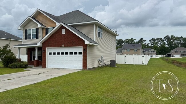 Building Photo - 709 English Oak Dr