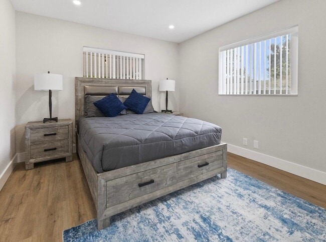 Building Photo - 1322 Riverside Cir