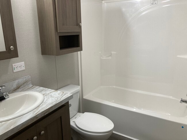 Building Photo - 107 Bluejay Hill