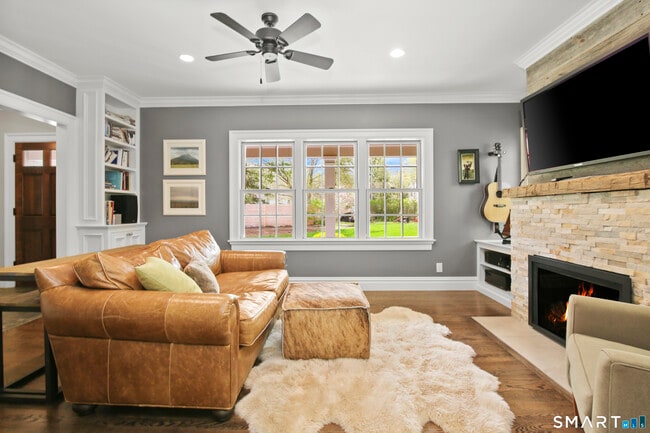 Building Photo - 14 Winslow Ln