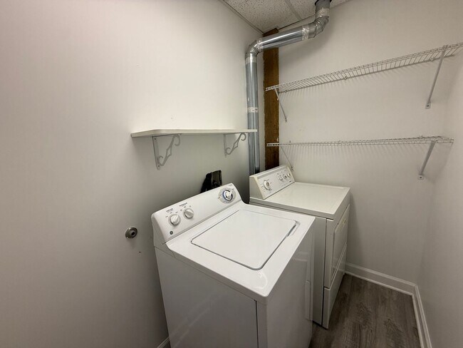 Building Photo - Bonnie Jean Flats