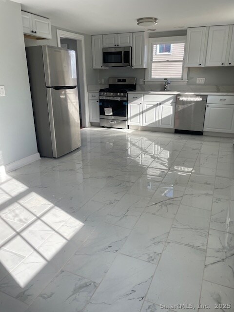 Building Photo - 156 Triangle St