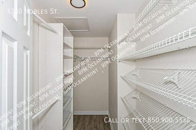 Building Photo - 3780 Nobles St