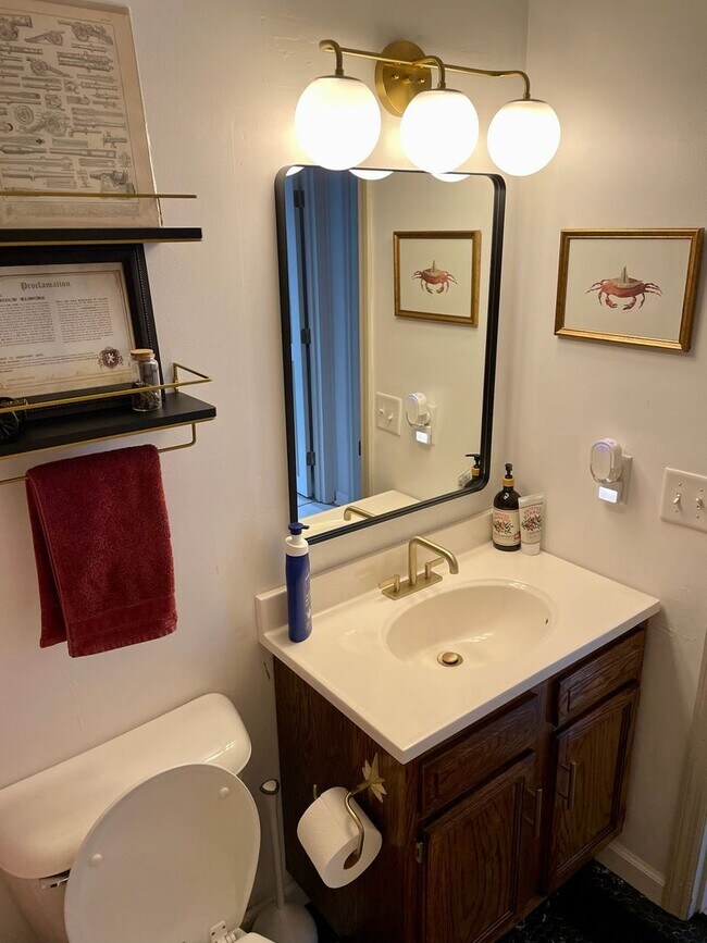 Building Photo - 5997 Vereker Dr