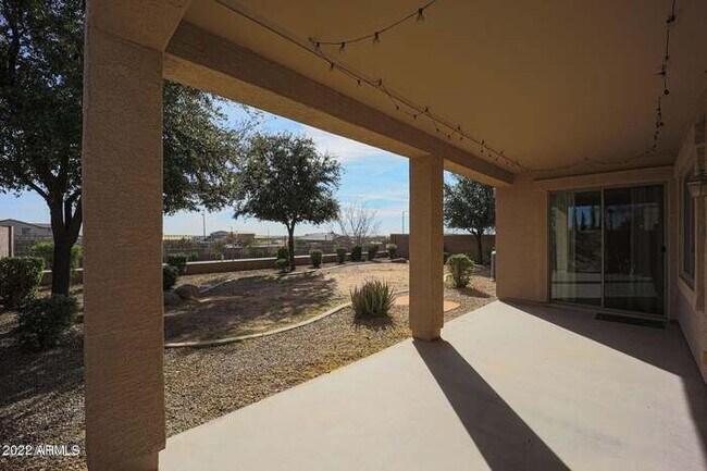 Building Photo - BEAUTIFUL SURPRISE HOME