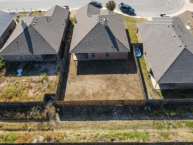 Building Photo - 705 E 96th St