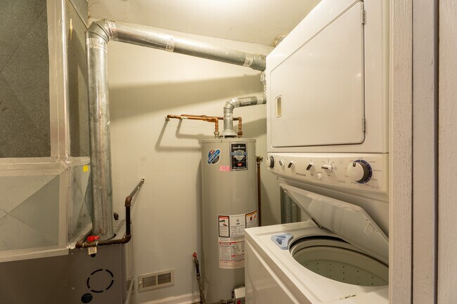 Building Photo - 774 Terrace Ct