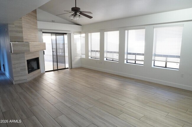 Building Photo - 5756 W Del Rio St