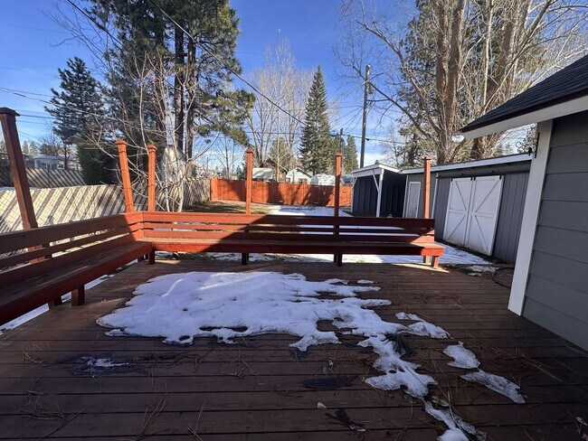 Building Photo - 3-bedroom, 2-bathroom Home