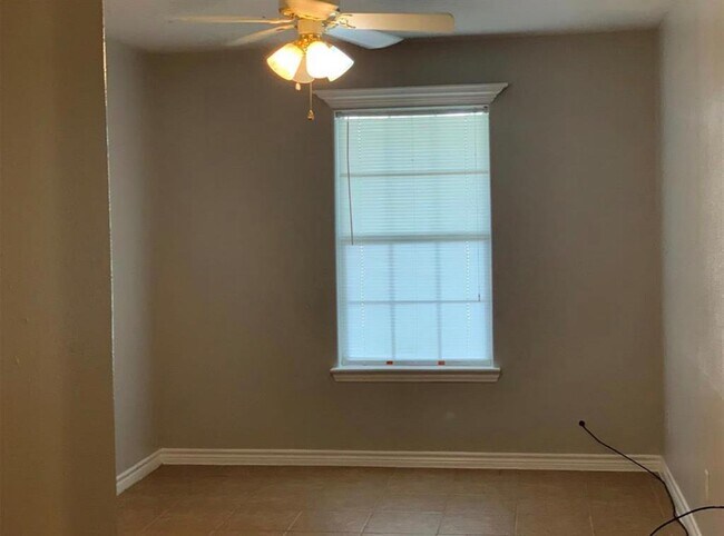 Building Photo - 7900 Tri City Beach Rd