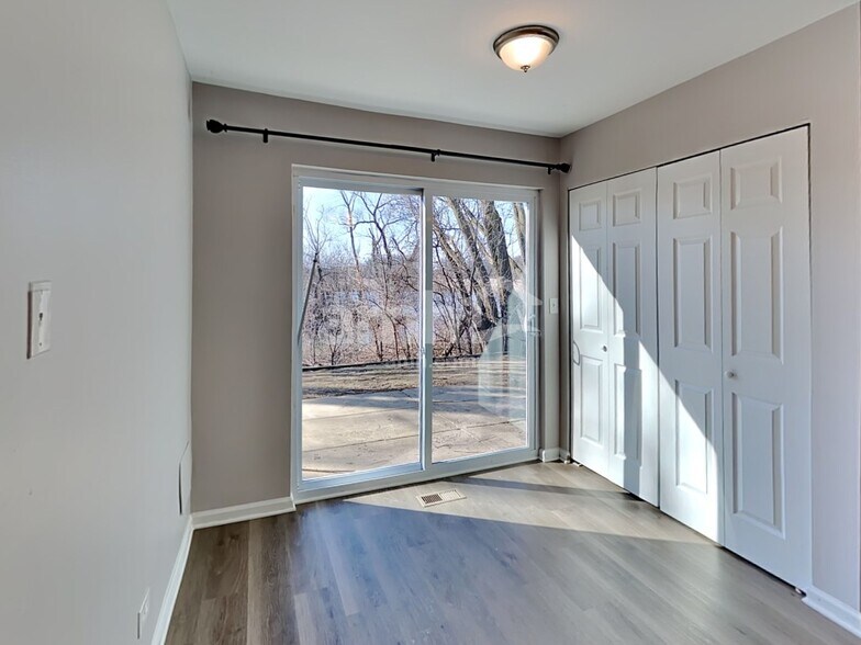 Building Photo - 15 Larkspur Ct