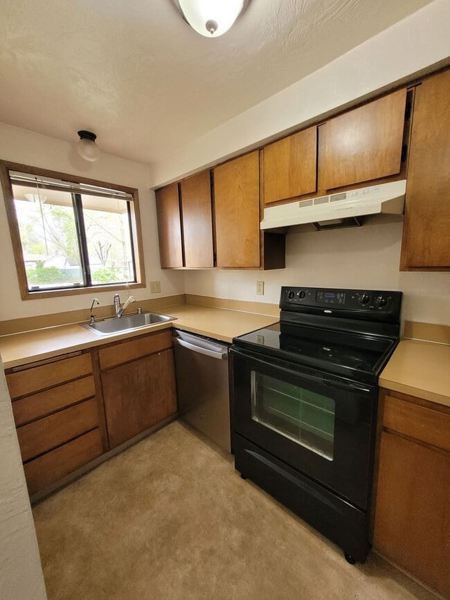 Building Photo - $500 OFF at Move-In -Special - 2BD, 1.5BA ...