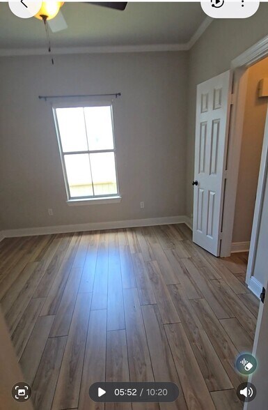 Building Photo - 818 Meadow Bend Dr
