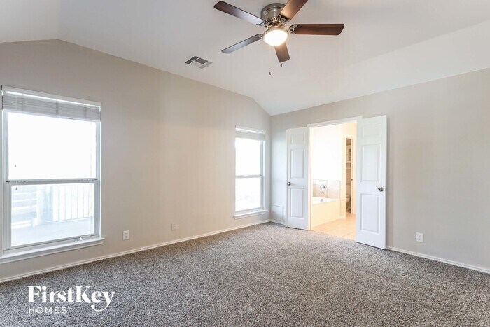 Building Photo - 315 Willow Grove Dr