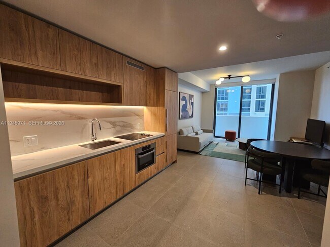 Building Photo - 11 NE 6th St