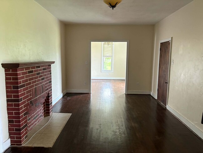 Building Photo - 1701 Margaret Ln