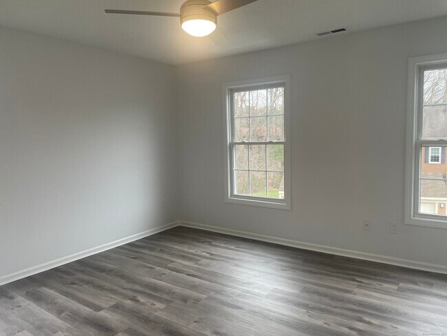 Building Photo - 173 Foxbridge Village Rd