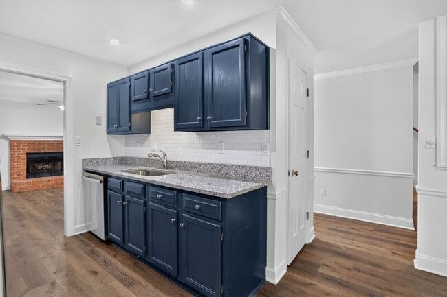 Building Photo - 1055 Westfield Trace