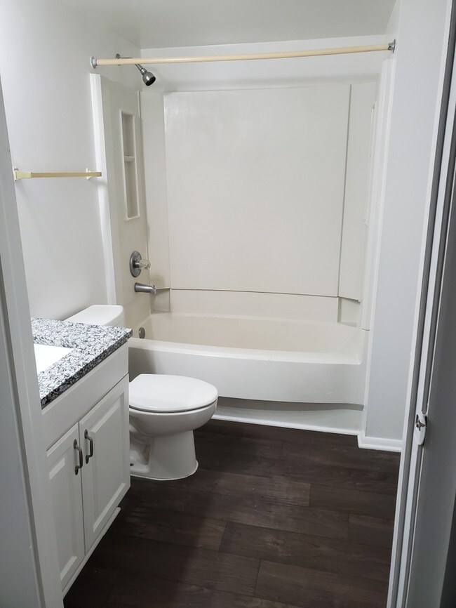 Building Photo - Royal Towne Park Decatur End Unit Townhome