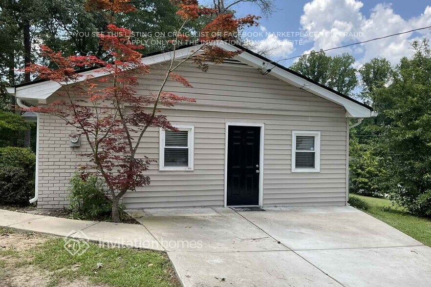 Building Photo - 3330 Scott Dr
