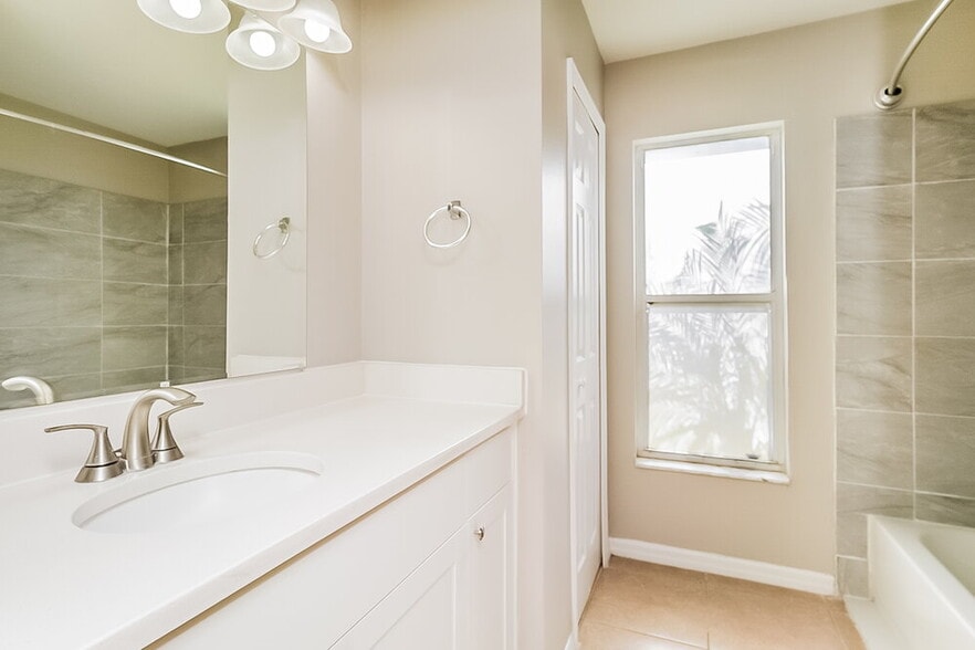 Building Photo - 307 Mormanno Way