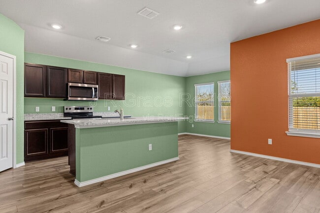 Building Photo - 6905 Guadalupe Rd