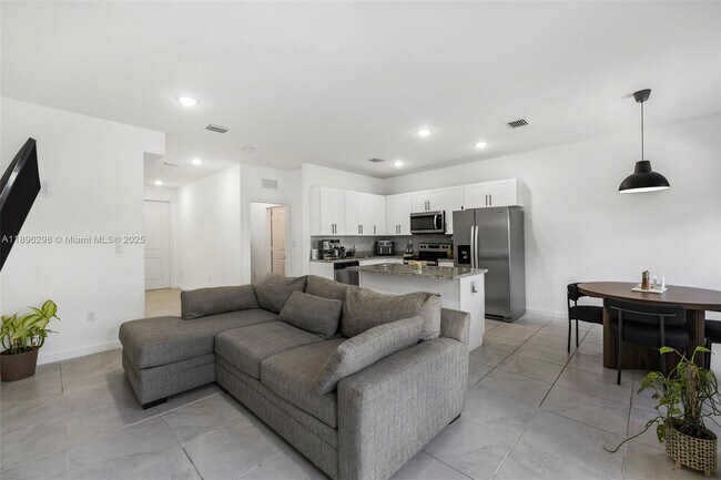 Building Photo - 13353 SW 250th Terrace