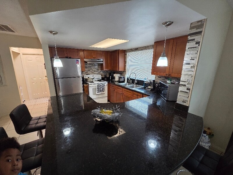Building Photo - 9935 Marlinton Ln