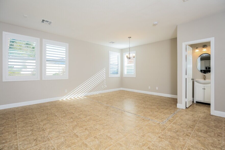 Building Photo - 3398 Jasmine Vine Ct