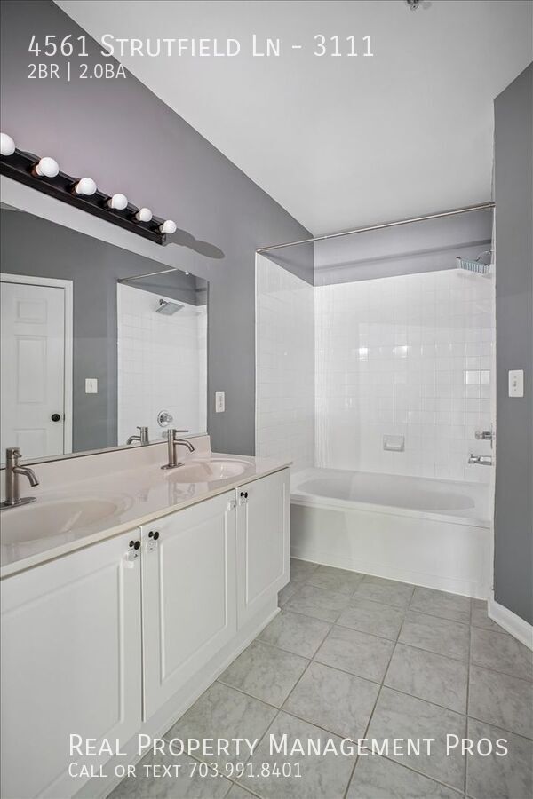 Building Photo - 4561 Strutfield Ln