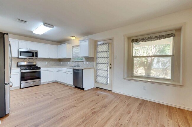 Building Photo - 3735 Castle Rock Dr