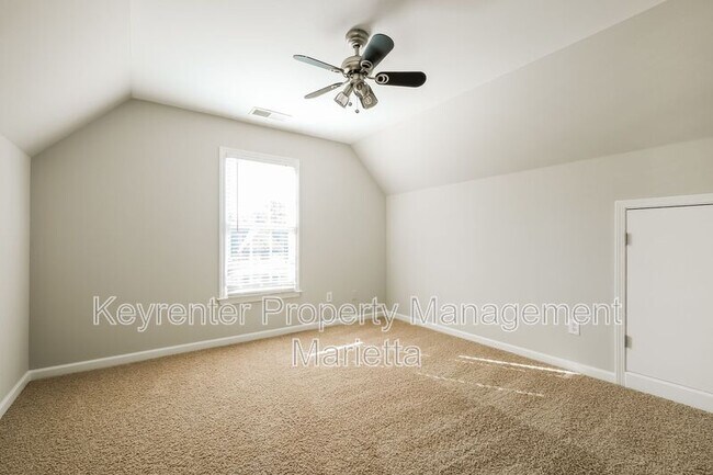 Building Photo - 3356 Renfro St