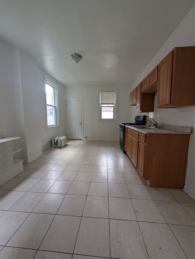 Building Photo - Now Showing!