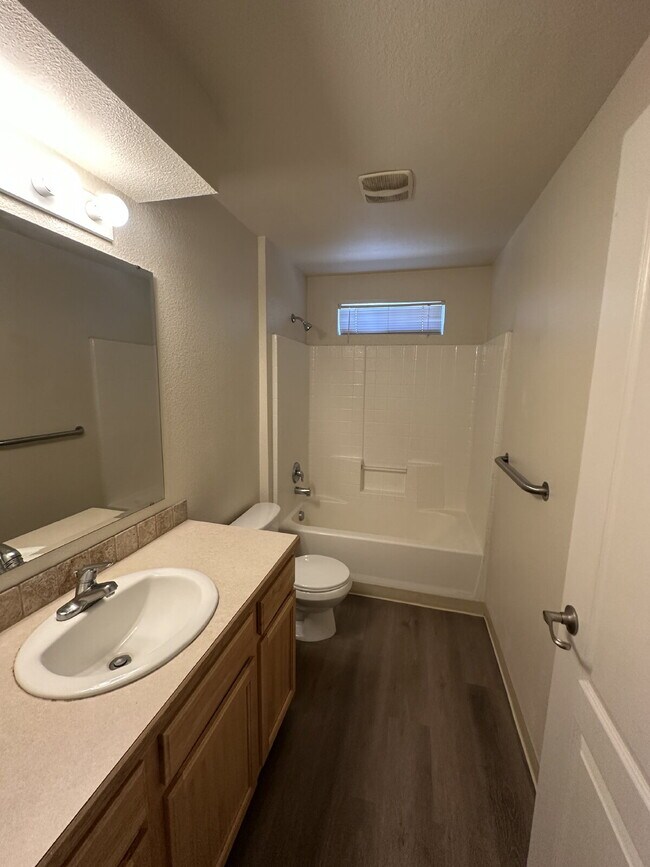 Building Photo - 11839 Cloverbrook Ln