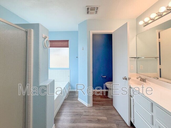 Building Photo - 2934 E Blackhawk Dr