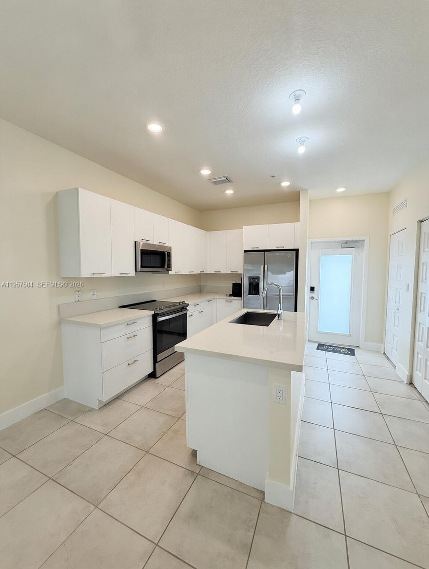 Building Photo - 8301 NW 41st St