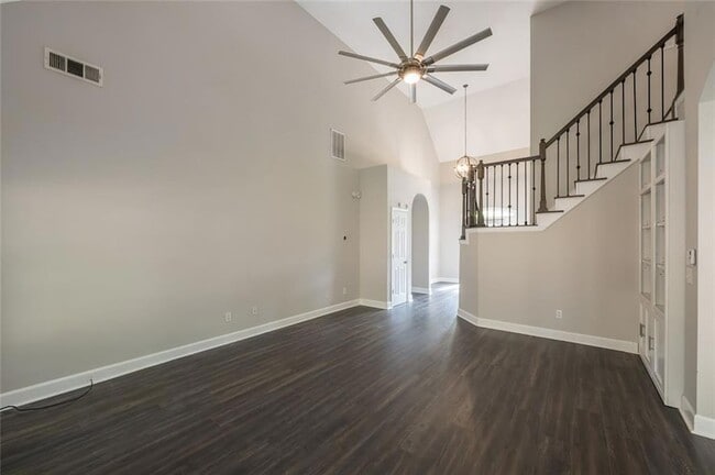 Building Photo - 1512 Fallen Leaf Ct SW