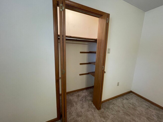 Building Photo - Great location in Sherwood