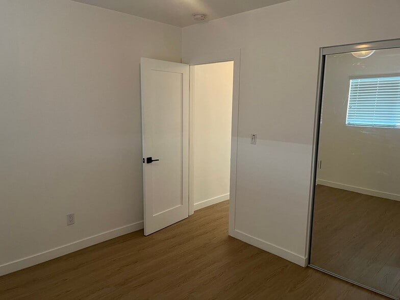 Building Photo - 255 S Ave 55