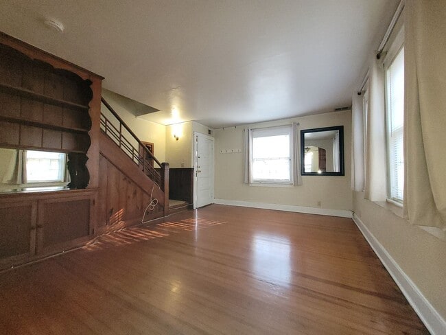 Building Photo - Monterey1408