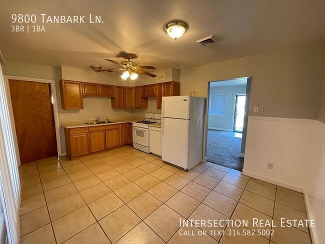 Building Photo - 9800 Tanbark Ln