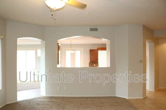 Building Photo - 27158 N Whitehorn Trail