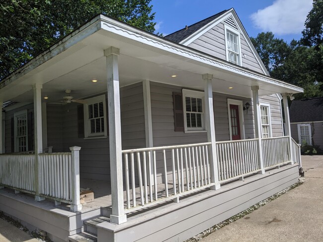 Building Photo - 2515 Gladys St