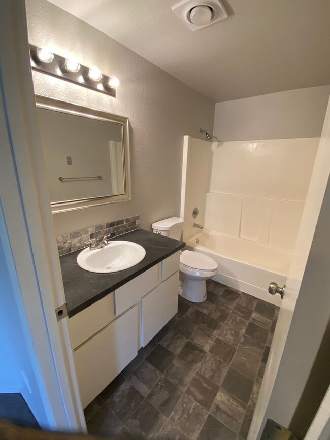 Building Photo - Brand New Remodeled 3 Bedroom 2.5 Bath  2 Car Garage