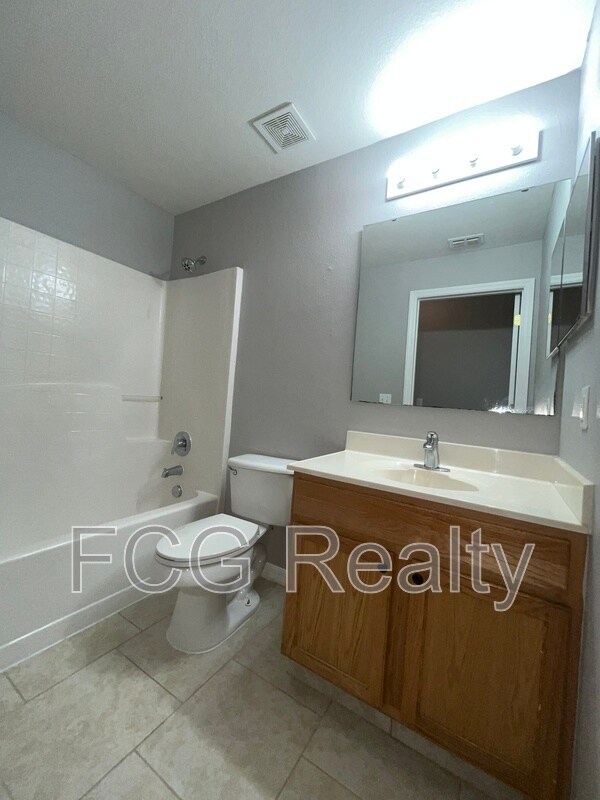 Building Photo - 5819 Windridge Dr