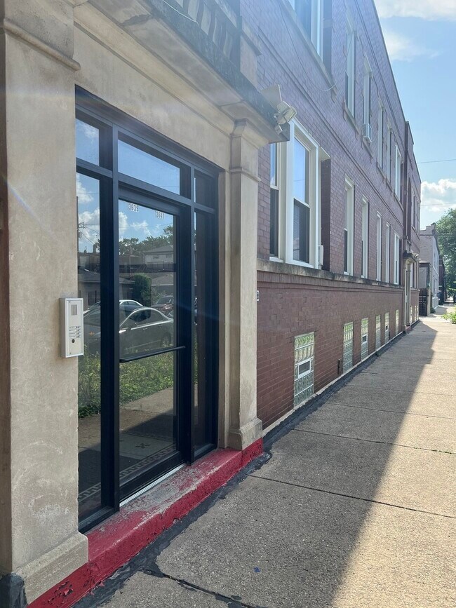 Building Photo - 3639 W Thomas St
