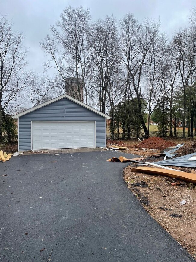 Building Photo - 312 Sumpter Ave