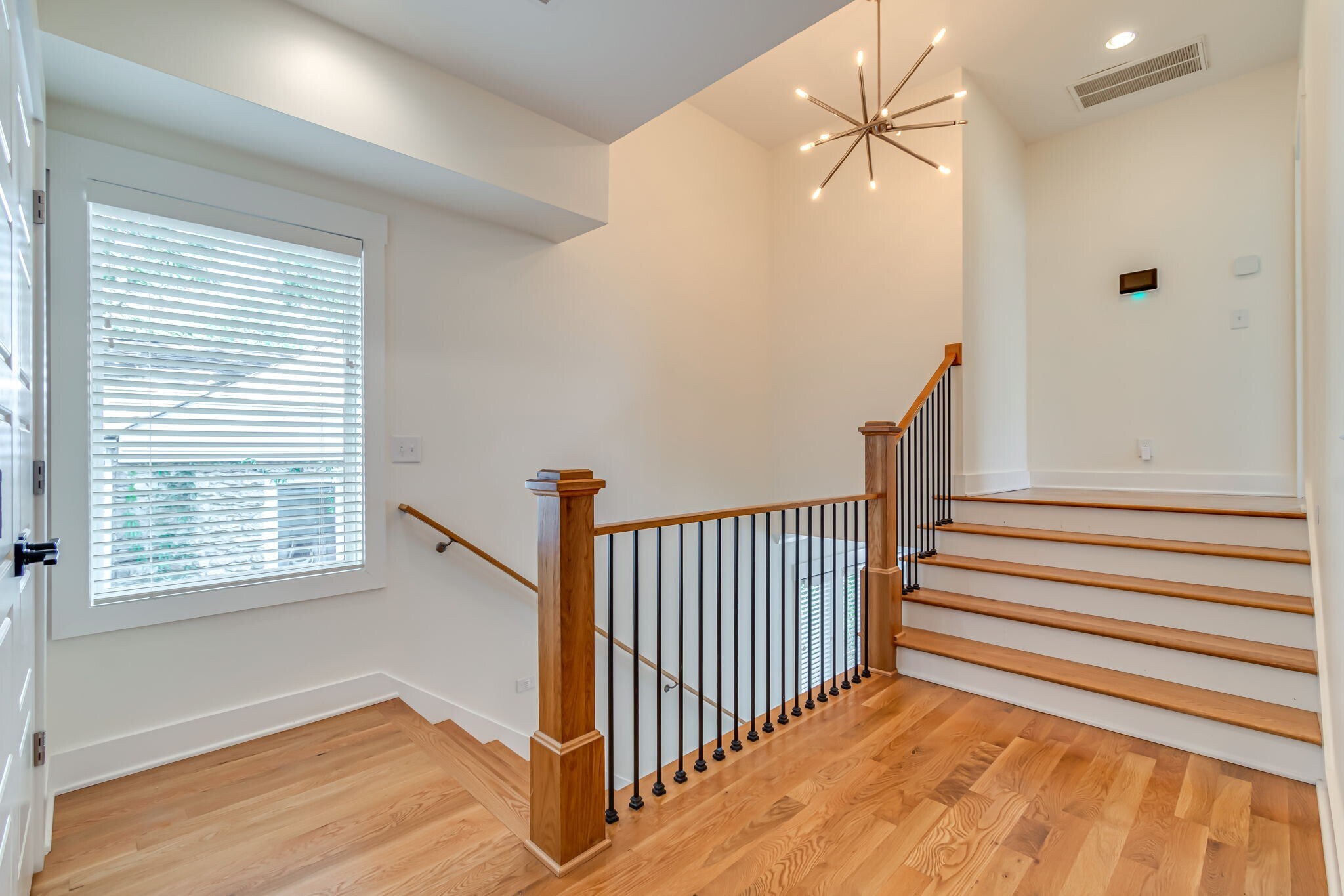 Building Photo - 1611B Cahal Ave