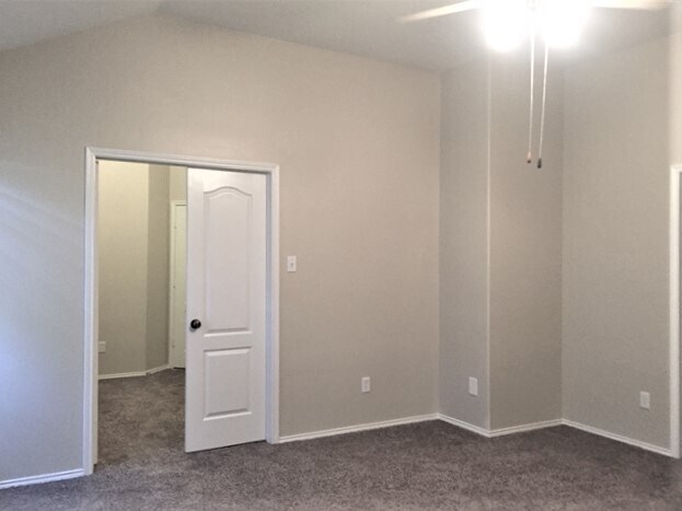 Building Photo - 8963 River Falls Dr