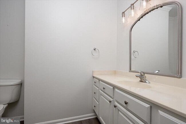 Building Photo - 921 Spinnaker Way